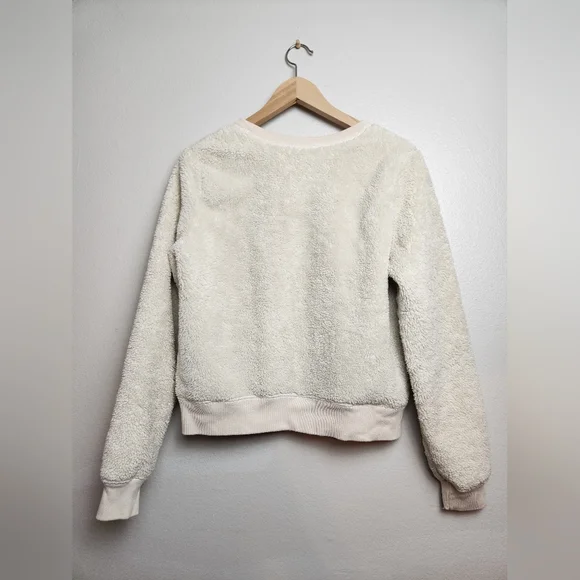 Abercrombie and Fitch Women's Crewneck Fuzzy Sweater - Picture 4 of 7